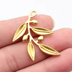 Vintage gold-plated metal olive branch pendant jewelry accessory charm, 39x30mm
