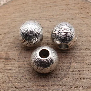 Vintage getextureerde zilveren afstandskralen voor DIY sieraden maken ambacht.