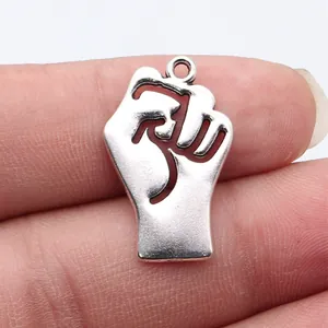 Ciondolo a Forma di Gesto del Pugno in Lega di Zinco Argento Antico Vintage Zakka Pendente in Metallo per Accessori Fai da Te