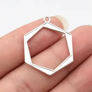Eleganter silberfarbener geometrischer hohler Sechskant-Anhänger Schmuckzubehör 35x27mm