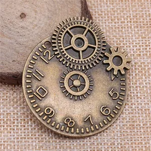 Ciondolo orologio a ingranaggi steampunk in bronzo vintage per gioielli fai da te artigianali