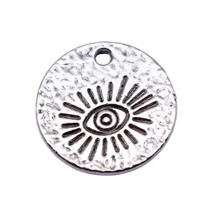 Antik-silberfarbener gehämmerter Rundanhänger mit Augenmotiv, 19mm DIY-Schmuckanhänger