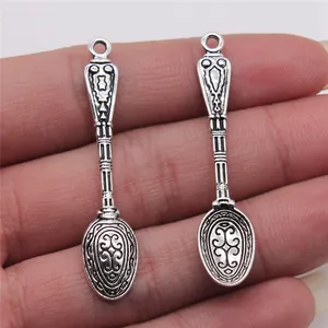 Vintage Zinc Alloy Spoon Pendant For DIY Jewelry Making Antique Silver Bronze Spoon Shaped Craft Charms With Relief Pattern
