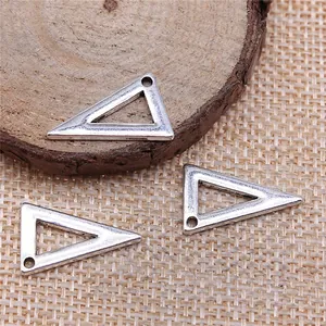 Trois pendentifs triangle en alliage de zinc argent vintage 12x20mm pour bijoux DIY