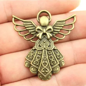 Pendentif ange en bronze vintage détaillé avec des ailes complexes et un halo, 42x39mm