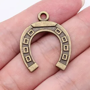 Vintage antique bronze horseshoe alloy pendant charm for DIY jewelry making 30x24mm