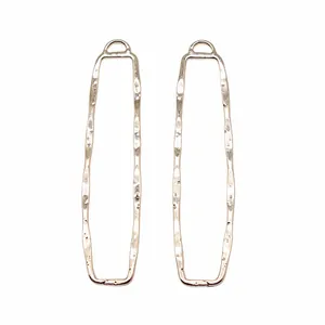 Ζεύγος 60x14mm KC χρυσά γεωμετρικά ορθογώνια σκουλαρίκια με σφυρήλατη υφή