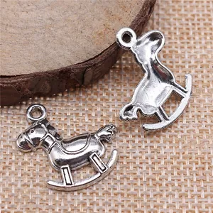 Deux pendentifs breloques cheval à bascule argent antique pour bijoux DIY 23x21mm