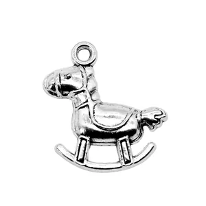 Pendentif cheval à bascule en argent antique pour la création de bijoux et l'artisanat
