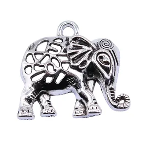 Colgante de elefante calado en plata retro para creación de joyas DIY talla 27x29mm