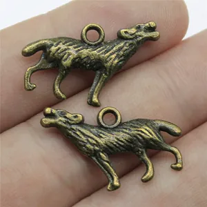 Coppia di ciondoli lupo in bronzo antico per gioielli, pendenti animali 26x20mm