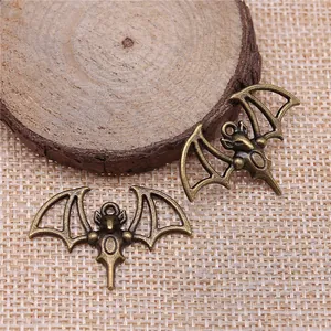 Antieke bronzen vleermuis bedeltjes voor het maken van DIY sieraden, maat 33x23mm