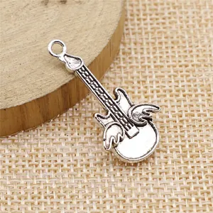 Ciondolo chitarra alata argento antico per la creazione di accessori per gioielli DIY