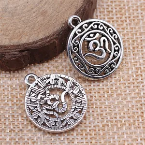 Vintage silberner Om-Symbol hohler kreisförmiger Ringanhänger für Schmuck