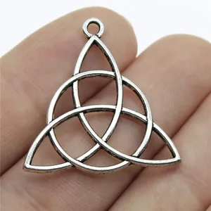 Vintage Alloy Triquetra Celtic Knot Amulet Pendant For DIY Jewelry Making Wiccan Viking Geometric Charm Necklace Accessories