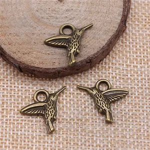 Detaillierte antike Bronze Kolibri Anhänger für DIY Schmuckherstellung 19x15mm