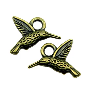Antike Bronze fliegende Kolibri-Anhänger für die DIY-Schmuckherstellung Zubehör