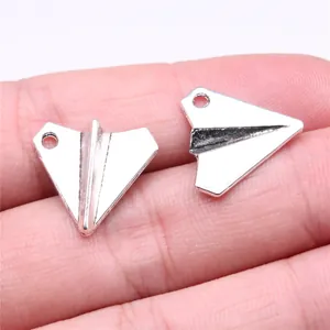 Colgantes de avión de papel plateado vintage de 18x17mm para la creación de joyas DIY