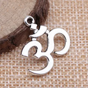 Gedetailleerde Om symbool hanger in zilveren afwerking voor DIY sieraden maken