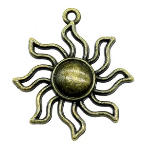 Ciondolo sole vintage in bronzo antico per gioielli fai da te, zinco 35x31mm