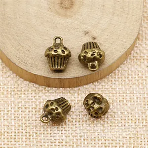 Antike Bronze-3D-Cupcake-Anhänger für DIY-Schmuckherstellung und Halsketten 13x10mm