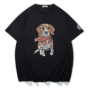 T-shirt nera da uomo oversize con una stampa grafica di un cane cartone animato