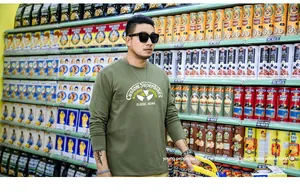 Detailansicht eines armeegetreuen Herren-Langarmshirts mit Custom-Superbikes-Print