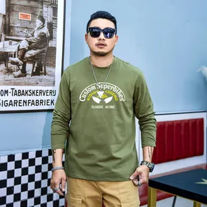 Lässiges olivgrünes Langarm-T-Shirt für Herren mit 'Custom Superbikes'-Grafikdruck