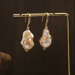 Pendientes de Perla Artificial de Estilo Barroco Con Detalles de Strass Joyería de Alambre Tejido de Cobre Dorado Con Poste de Plata