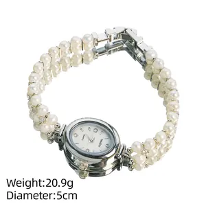 Elegante orologio bracciale di perle con quadrante ovale e finitura argento
