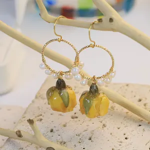 Boucles d'Oreilles Pendantes Roses Séchées Résine Fait Main Perle d'Eau Douce Cercle Doré Bijoux Floraux Style Forêt Doux Femme