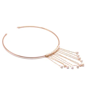 Collier choker élégant plaqué or 18 carats avec de délicats glands de perles d'eau douce
