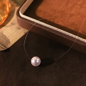 Elegante minimalistische parelchoker met onzichtbare visdraadketting in Franse stijl