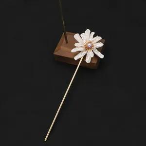 Baroque pearl sunflower hair stick with 18K gold-plated finish for Hanfu styling