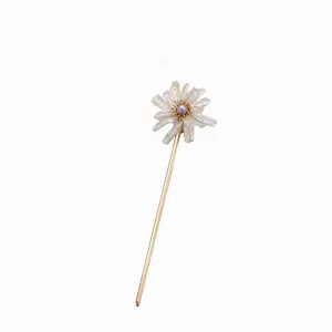 Elegant baroque pearl sun-flower hair stick with 18K gold-plated finish for Hanfu styling