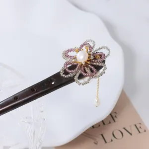 Pic à cheveux élégant en bois de santal avec fleur en perles et pompon, style chinois