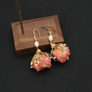 Orecchini Pendenti Fatti a Mano con Rosa Vera Conservata e Perla d'Acqua Dolce Naturale per Donna Perno in Argento 925 Gioielli Vintage