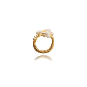 Eleganter Damenring mit natürlichen Süßwasserperlen und hochwertiger Goldbeschichtung