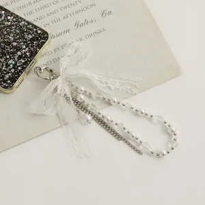 Llavero de Lazo de Encaje y Perla Artificial Colgante para Bolso Cadena de Cristal Strass para Mujer Estilo Romántico
