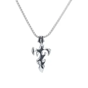 Gothic hip hop kruis ketting voor heren met zwart vlammenpatroon en zilveren afwerking