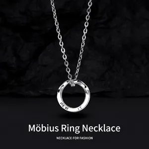 Collier Pendentif Anneau de Möbius en Acier au Titane pour Homme Bijoux Géométriques Minimalistes en Argent Gravés