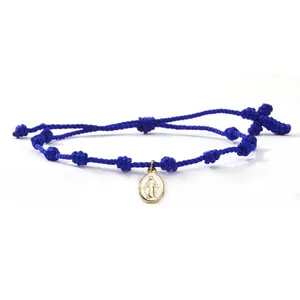 Handgewebtes blaues religiöses Armband mit goldener Marienmedaille und Kreuzanhänger