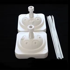 Kit d'arche de ballons pliable blanc avec bases à remplir d'eau et tiges pour événements.