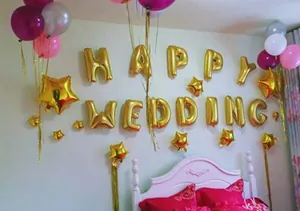 Set de ballons en aluminium dorés Happy Wedding pour décoration murale de chambre nuptiale