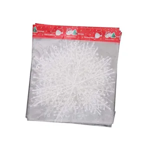 Packung mit weißen 11cm Kunststoff-Schneeflocken für Weihnachtsbaumschmuck und Dekorationen