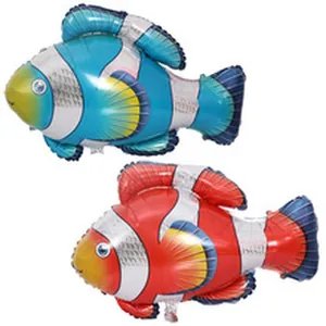 Vue détaillée de ballons en aluminium en forme de poisson-clown bleu et orange pour anniversaire