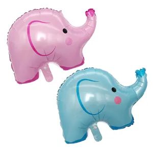 Vue détaillée de ballons en aluminium en forme d'éléphant rose et bleu