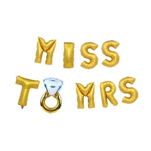 Set de globos Miss to Mrs dorados con anillo de diamante para despedida de soltera