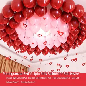 Rode en roze plafondballon decoratieset met hartjes voor een bruiloftsfeest