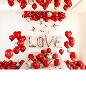 Complete rode en zilveren trouwballon kit met LOVE letters voor huwelijksaanzoek